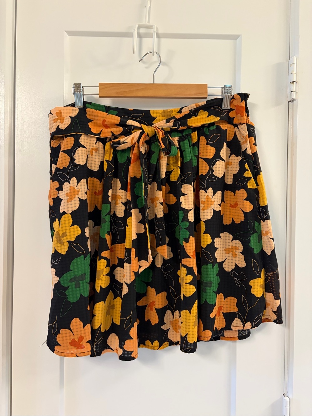 Who What Wear Black Floral Tie-Waist Circle Skirt